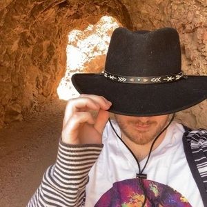 Meet your Posher, Christopher